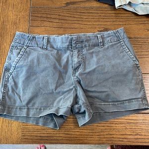 Maurice’s size 9/10 chino shorts.